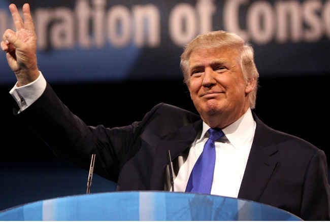 ट्रंप ने रोते हुए बच्चे समेत महिला को रैली छोडकर जाने को कहा