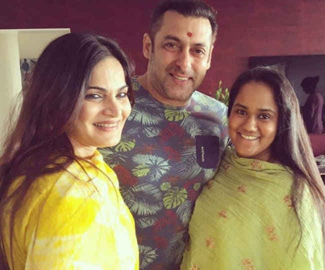 VIDEO: बहन अर्पिता-अलविरा संग सलमान ने यूं मनाया रक्षाबंधन, यूलिया भी दिखीं