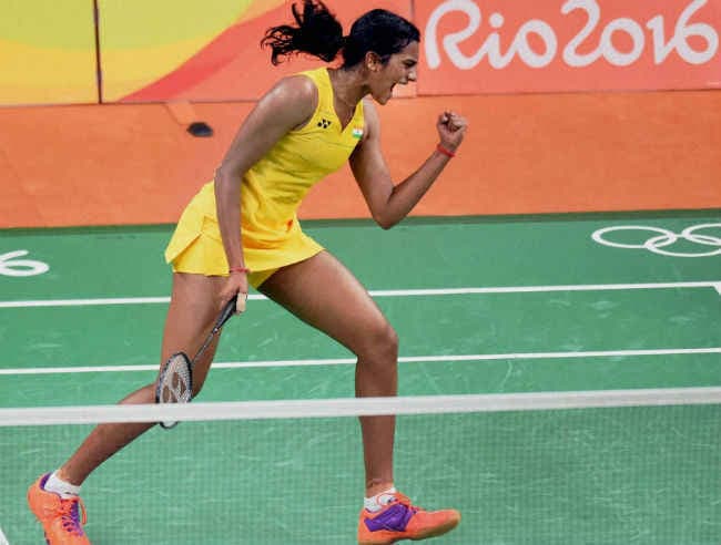 रियो 2016 : बैडमिंटन में चांदी जीतने के बाद सिंधु पर इनामों की बारिश