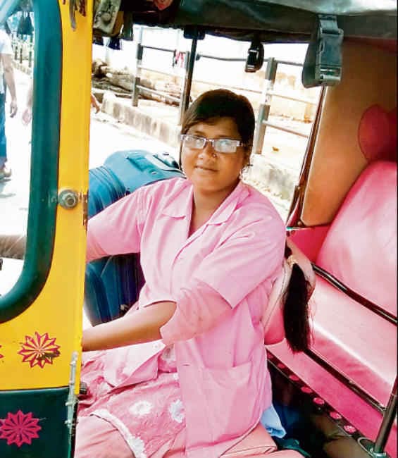 लोग ताने कसते रहे और मिंज पैरों पर खड़ी हो गयीं