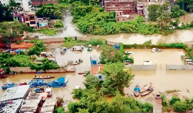 बाढ़ : शहर को थोड़ी राहत, दियारे में अब भी आफत