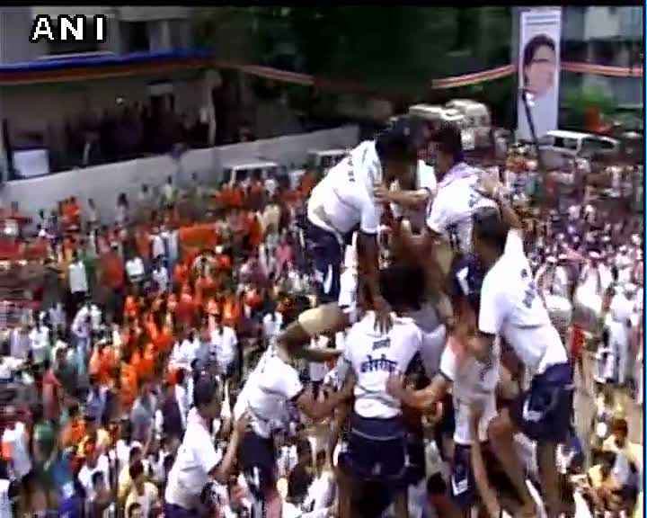 सरकार को दही हांडी उत्सव पर आदेश को पलट देना चाहिए : शिवसेना