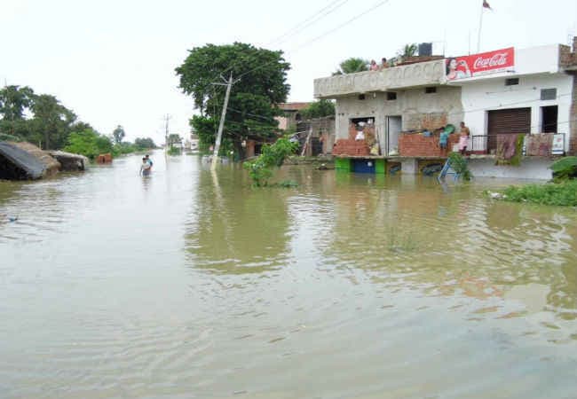 बिहार : भोजपुर जिले के 364 गांव बाढ़ की चपेट में, नदियों के उफान में नरमी