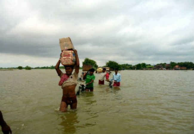 बाढ़ पीड़ितों ने NH-80 को किया जाम, आवागमन बाधित