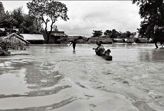 काहे रे नदिया तू बौरानी!