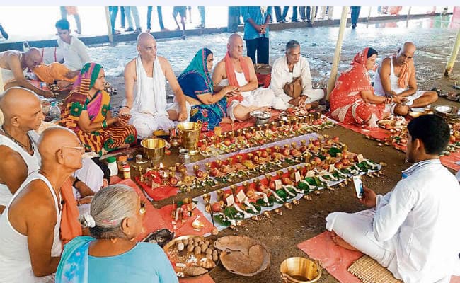 पुनपुन अंतरराष्ट्रीय पितृपक्ष मेला शुरू : देश-विदेश से पहुंचे पिंडदानी
