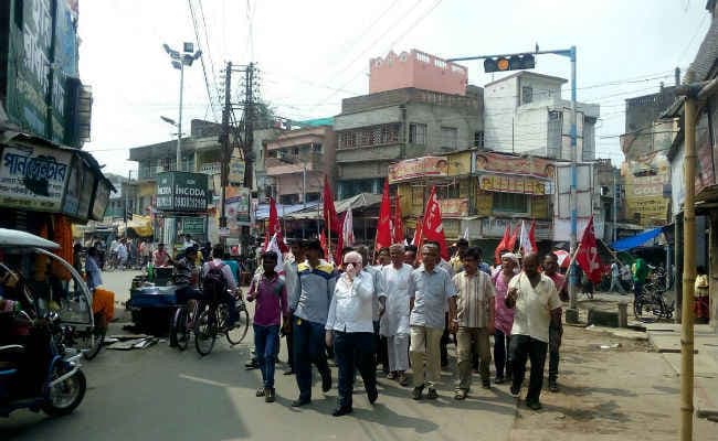 LIVE ट्रेड यूनियनों की हड़ताल: दिल्ली में नर्सों की हड़ताल पर एस्मा लगाने की तैयारी