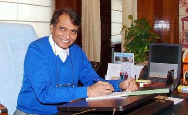 बुलेट ट्रेन सहित कई परियोजनाओं के लिए पांच अरब डालर के कोष पर कर रहा काम है रेल मंत्रालय