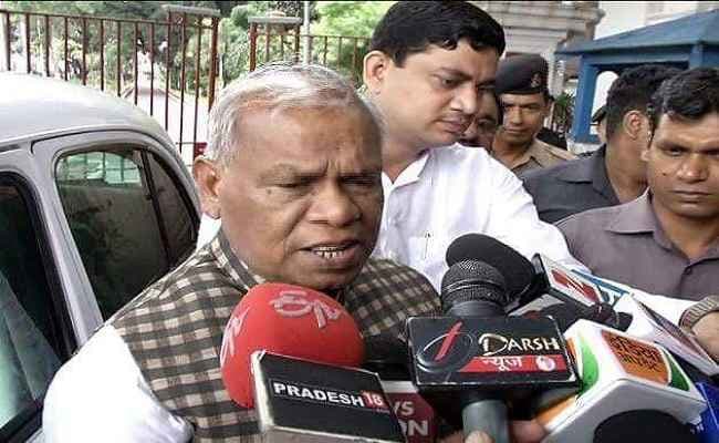 बिहार में भोजपुरी विवि की मांग को लेकर राज्यपाल से मिले मांझी