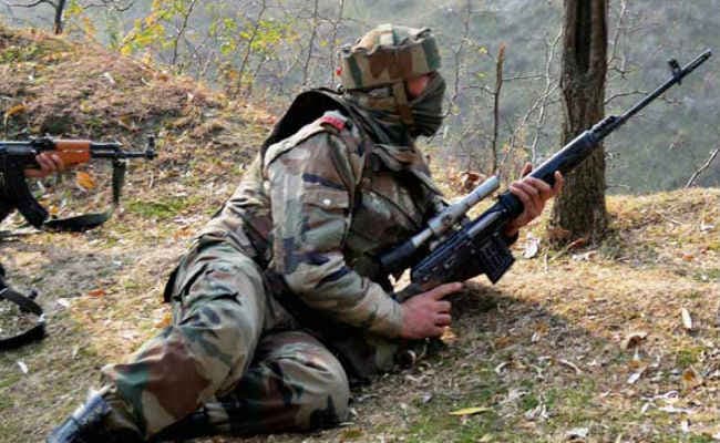 जम्मू-कश्मीरः पुलवामा पुलिस स्टेशन पर बीती रात आतंकियों ने किया हमला