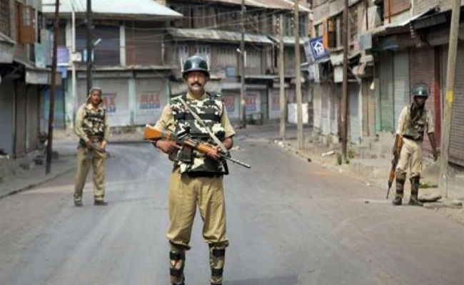 कश्मीर में ट्रकों पर फिर हमले, आज से हडताल