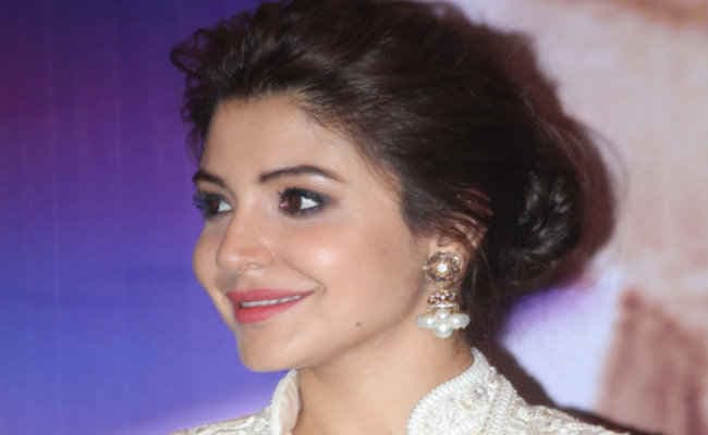 शाहरुख संग तीसरी बार दिखेंगी अनुष्का शर्मा, नयी फिल्म के नाम का किया खुलासा