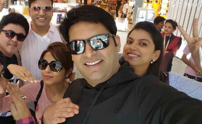 रिश्वत मामला: कामेडी कलाकार कपिल शर्मा को मिला केजरीवाल का साथ