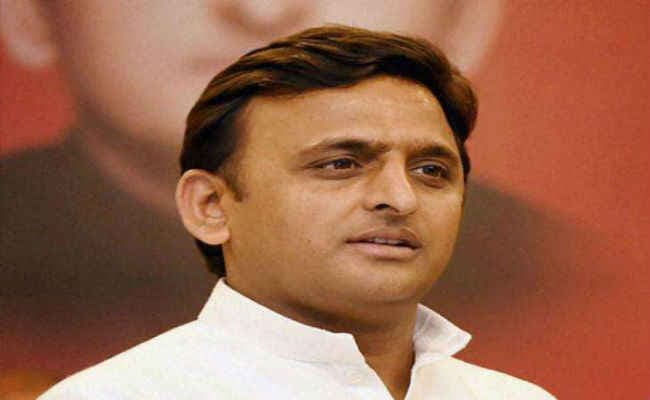 अखिलेश ने शिवपाल के करीबी चीफ सेक्रेटरी दीपक सिंघल को हटाया, राहुल भटनागर नये सीएस बने
