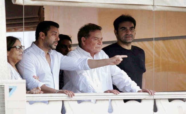 OMG! सलमान छोड़ रहे हैं गैलेक्सी अपार्टमेंट, नये घर में होंगे शिफ्ट ?