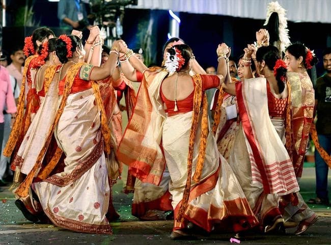 PICS पूजा कार्निवल में दिखी धर्म-संस्कृति की झलक