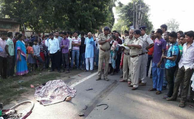 गोड्डा : एल पी ट्रक की तेज रफ्तार ने रौंद डाली भाई - बहन की जिंदगी