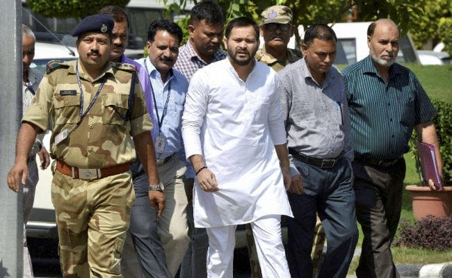 बिहार : ...जब सीबीआई के 54 सवाल तेजस्वी के लिए बना जी का जंजाल...जानें 10 प्रमुख सवाल