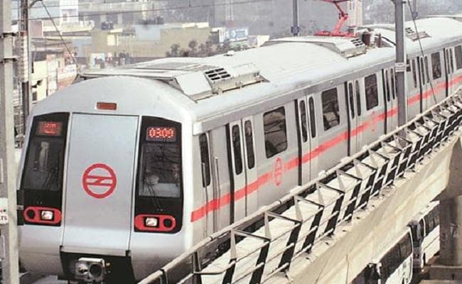 दिल्ली में आज से मेट्रो का बढ़ा किराया लागू, जानें... कितना महंगा हुआ आपका सफर
