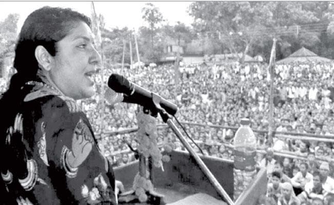 दी नसीहत: कालियागंज में भाजपा ने निकाली रैली, लॉकेट चटर्जी ने की जनसभा, कहा त्रिपक्षीय वार्ता से ही पहाड़ का हल