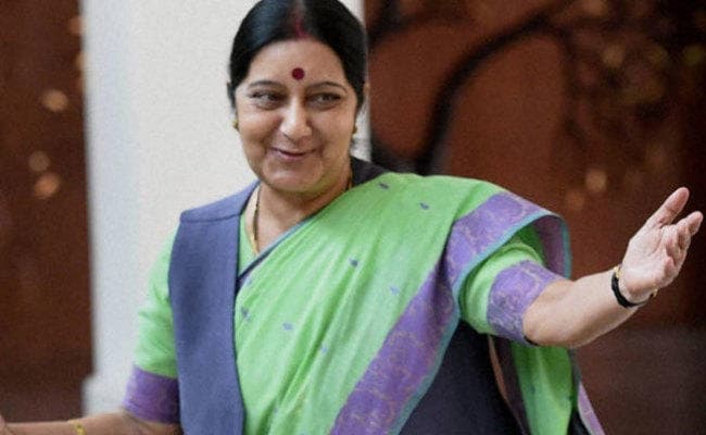 संघ को महिला विरोधी बताने पर राहुल को जवाब देंगी सुषमा स्वराज, गुजरात में महिलाओं से करेंगी संवाद