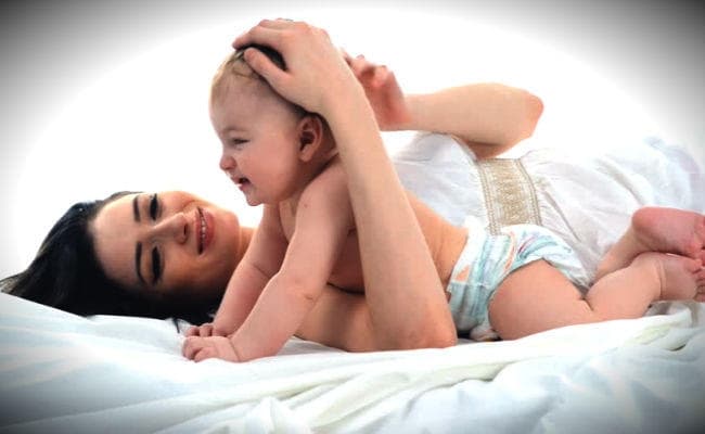 बच्चे का रोना दूर करना है, तो उसे करीब से समझना होगा
