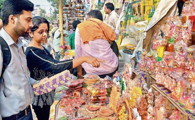 दीपावली आज : चतुर्ग्रही योग में ऐसे करें महालक्ष्मी पूजा, शुभ मुहूर्त शाम 6:55 से रात 8:52 बजे