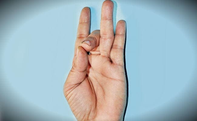 जोड़ों के दर्द में संधि मुद्रा होगा लाभदायक