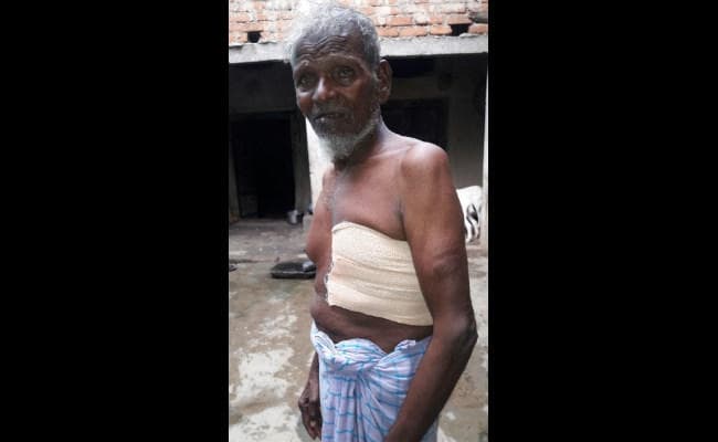 कोडरमा : बीडीओ ने बुजुर्ग को डंडे से मारा, आवास के पास पशु चराने को लेकर पहले हुई तू-तू, मैं-मैं