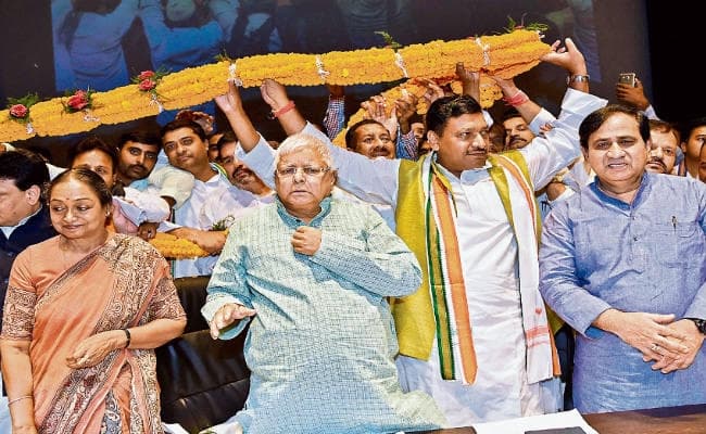 बिहार : नरेंद्र मोदी जहां चाय बेचते थे, वहां चरस भी बिकती थी : लालू प्रसाद