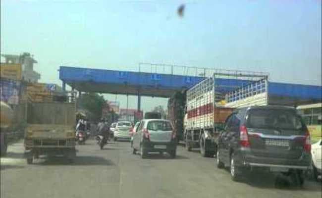 डासना टोल प्लाजा : भाजपा विधायक के साथ कहासुनी के बाद टोल कर्मचारी फरार