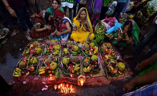 छठ महापर्व खरना आज : छठ मने ठेकुआ, सिंघाड़ा मखाना, ‘सारदा’ जी का गाना