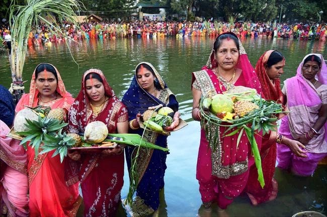 बिहार,झारखंड समेत देशभर में छठ पर्व की धूम, देखें तसवीरों में
