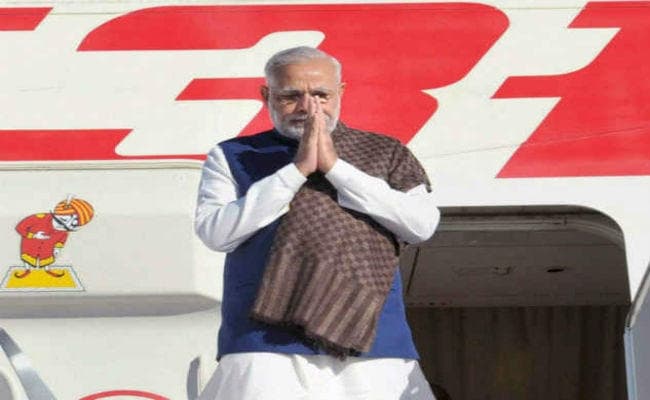 मोदी ने फ्रांस के साथ रक्षा निर्माण में सहयोग बढ़ाने पर बल दिया
