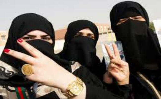 सऊदी अरब में 2018 से महिलाएं स्टेडियम जाकर ले सकेंगी मैच के मजे