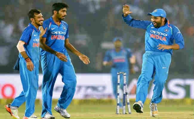 INDvsNZ : ऐसा रहा आखिरी ओवर का रोमांच, न्यूजीलैंड को एक-एक रन के लिए तरसा दिया बुमराह ने