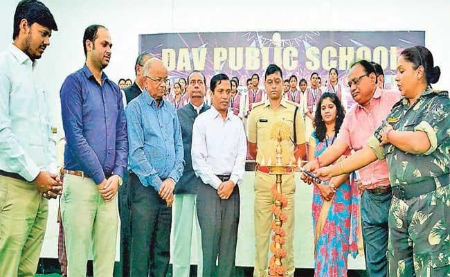 चोरी करने के 100 तरीके हैं तो चोर को पकड़ने के 101 तरीके