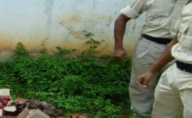 सिमडेगा : अवैध शराब बिक्री के खिलाफ पुलिस व उत्पाद विभाग ने चलाया संयुक्त छापेमारी अभियान