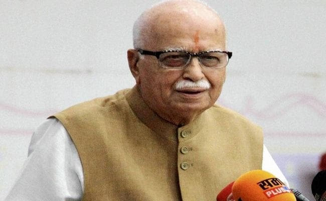 नीतीश और लालू ने दी लालकृष्ण आडवाणी को जन्मदिन की शुभकामना