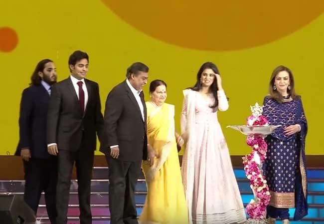 फोर्ब्स भारत : एशिया में सबसे अमीर है मुकेश अंबानी का परिवार