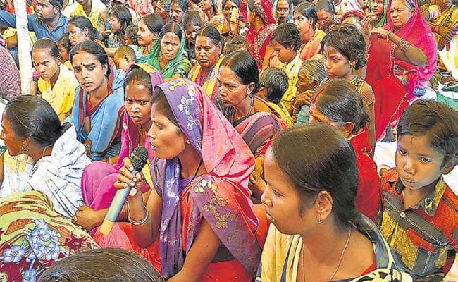 ओरमांझी क्षेत्र की टुंडाहुली पंचायत के आरा-केरम गांव पहुंचे मुख्यमंत्री, कहा 1000 गांवों को बनाया जायेगा आदर्श ग्राम