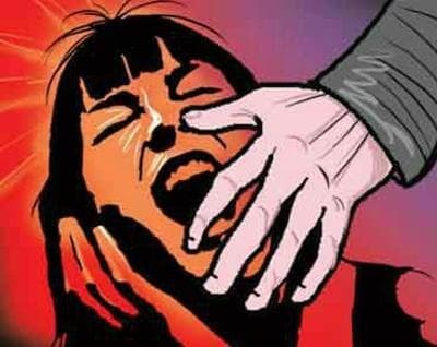 एक लड़की की दर्दनाक दास्तां : हनीमून ले गया पति ने होटल में भेजा दूसरा मर्द