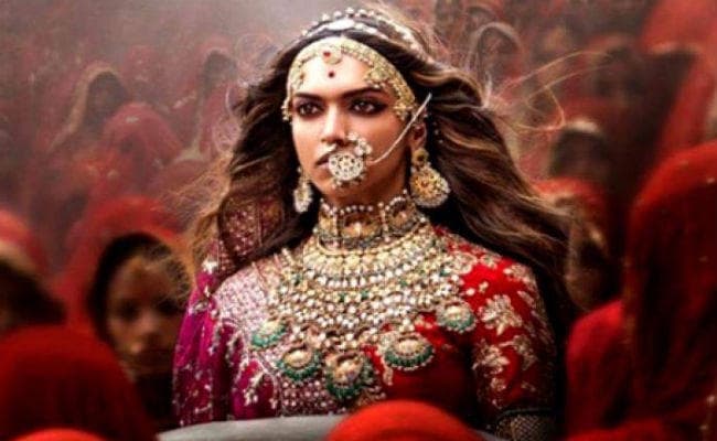 सेंसर बोर्ड को अपना काम करने दें: केंद्र सरकार