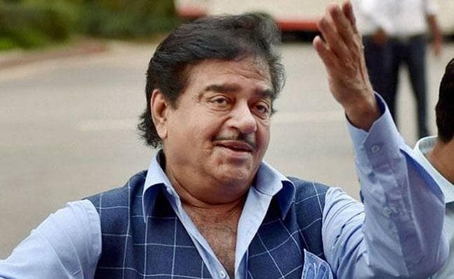 शत्रुघ्न बोले, खुशामदीदों की टोली हैं मोदी सरकार के मंत्री, जिनमें से 90 फीसदी को कोई नहीं जानता