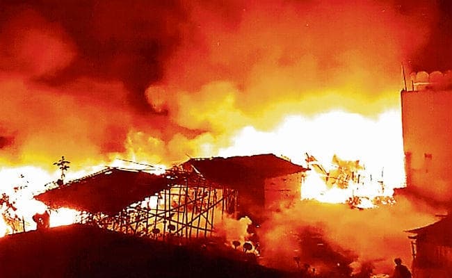 बासुकिनाथ में 25 दुकानें जल कर खाक, करोड़ों की संपत्ति का नुकसान