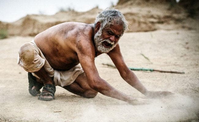 FILM REVIEW: दिल को छू जाती है ये ''कड़वी हवा''