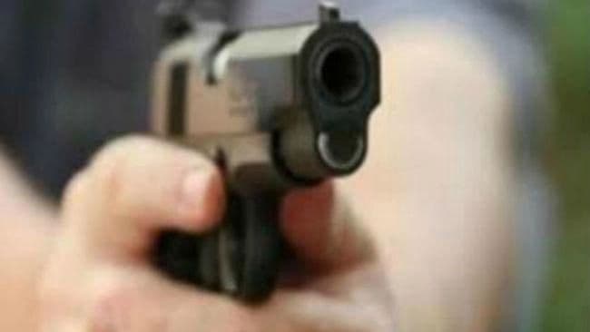 मुजफ्फरपुर में ब्यूटी पार्लर पर अपराधियों ने की ताबड़तोड़ फायरिंग, घटना की जांच में जुटी पुलिस