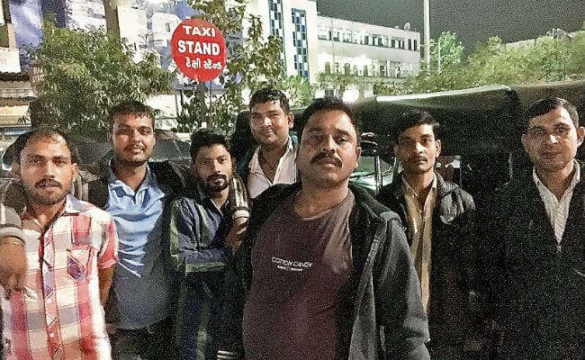 गुजरात: प्रवासियों की गोलबंदी में जुटी भाजपा, चुनाव में चर्चा बिहार झारखंड व यूपी की