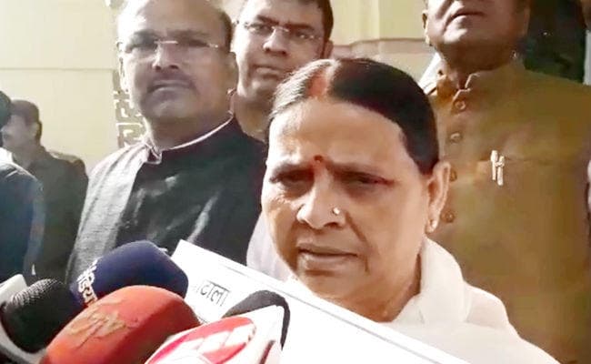 पत्रकारों के सवाल पर बिफर पड़ी राबड़ी देवी, कहा- ””हां? हम गुंडा-मवाली हैं, तो फिर…””