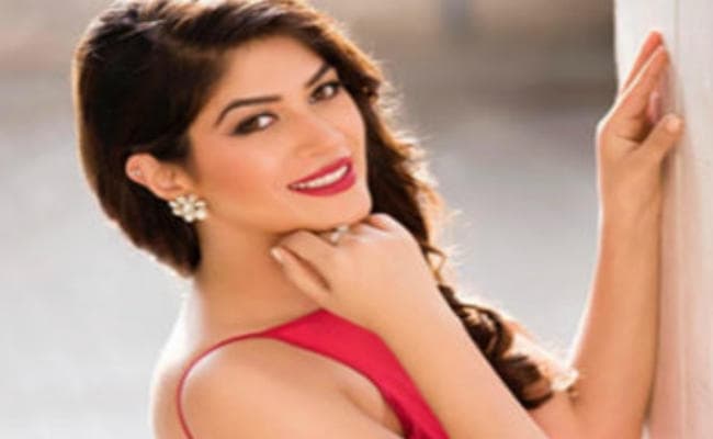 बिग बॉस 11 से बंदगी कालरा हुईं बेदखल, बोली - पुनीश के साथ मेरी नजदीकी झूठी नहीं